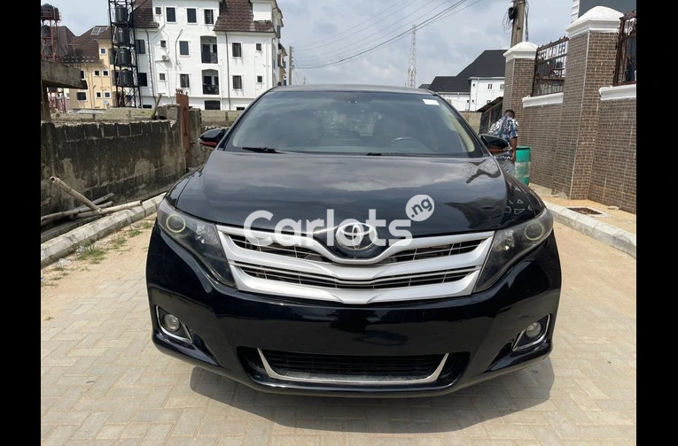 Nigerian Used 2011 KEYLESS TOYOTA VENZA for sale in Lagos - photo 1 of 5