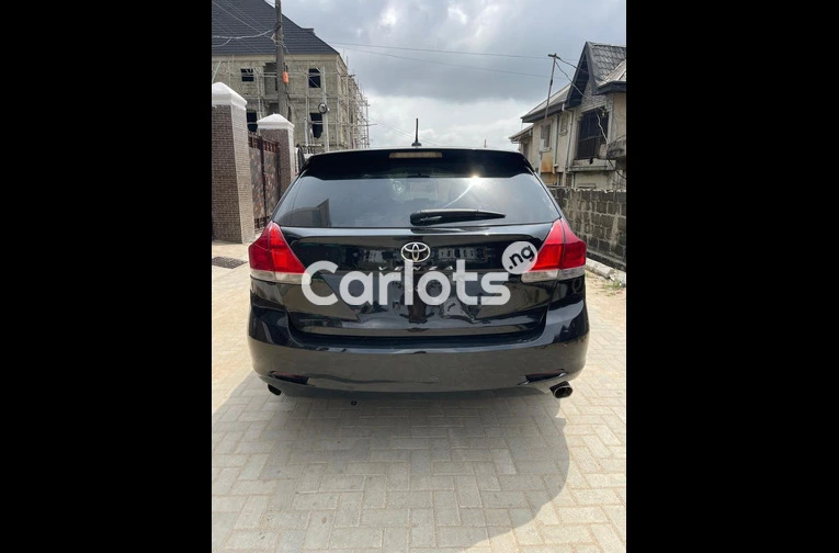 Nigerian Used 2011 KEYLESS TOYOTA VENZA for sale in Lagos - thumbnail 5
