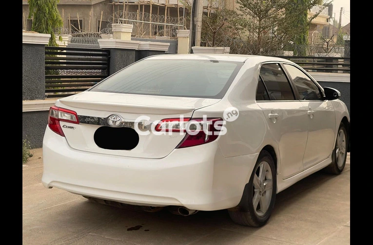 Nigerian Used 2013 TOYOTA CAMRY for sale in Abuja, FCT - thumbnail 6