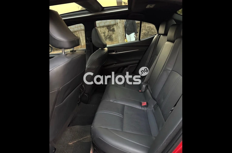 2025 TOYOTA CAMRY XSE FULL OPTION - 4/7