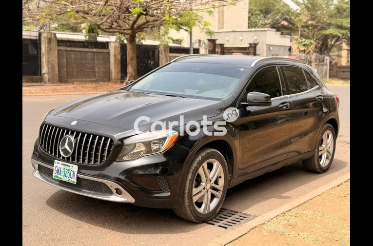2015 MERCEDES GLA250