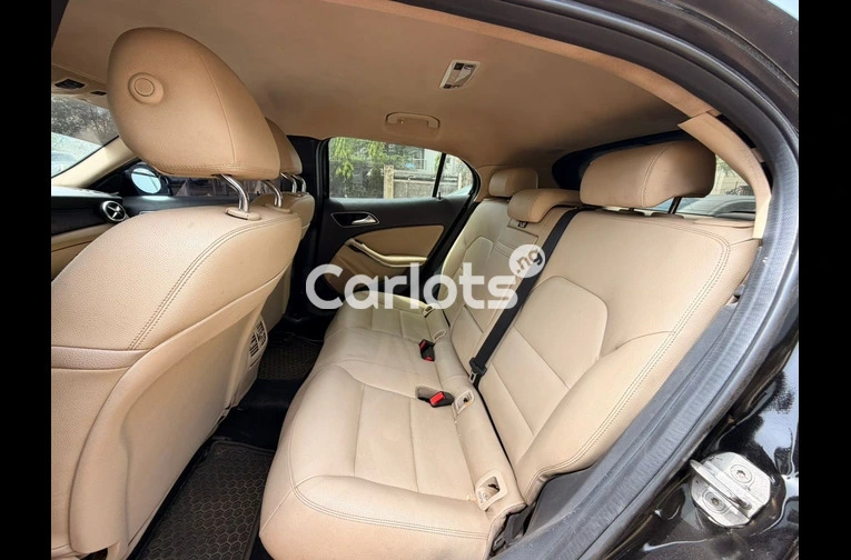 2015 MERCEDES GLA250 - 3/7
