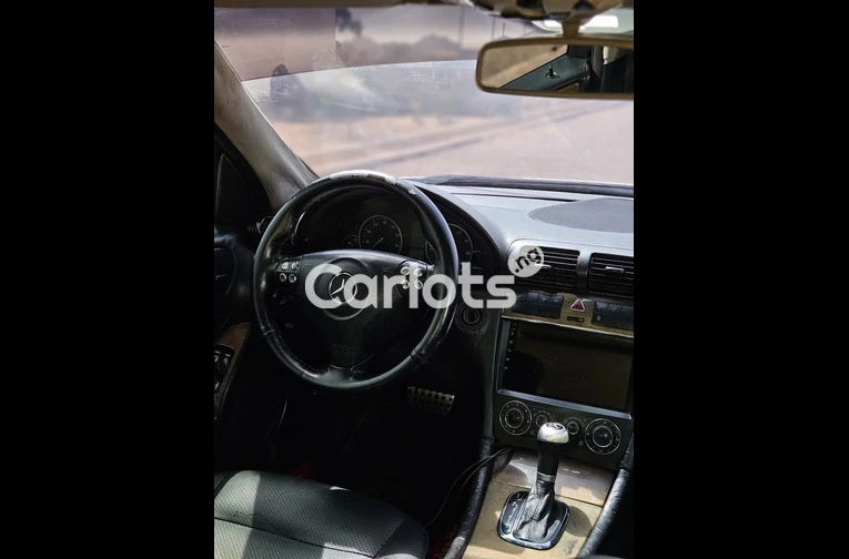 Nigerian Used 2007 MERCEDES BENZ C230 for sale in Kaduna - thumbnail 3