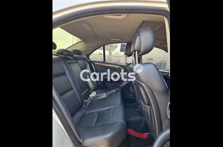 Nigerian Used 2007 MERCEDES BENZ C230 for sale in Kaduna - thumbnail 5