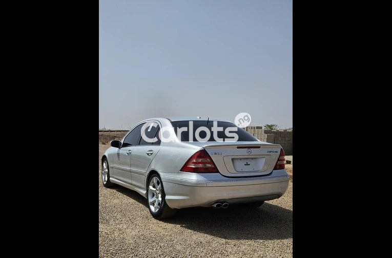 Nigerian Used 2007 MERCEDES BENZ C230 for sale in Kaduna - photo 6 of 7