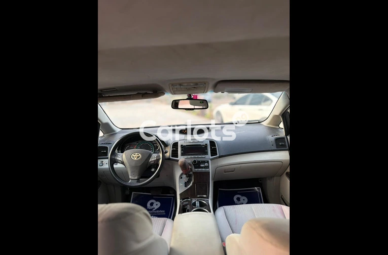 Belgium standard Toyota Venza 2010 model for sale in Abuja, FCT - thumbnail 3
