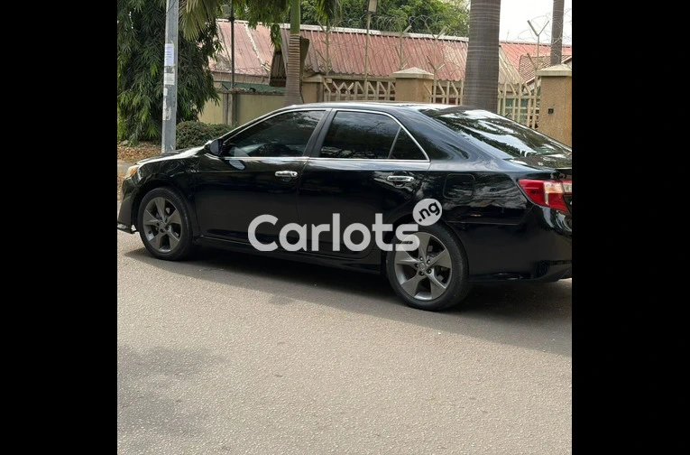 EXTREMELY CLEAN NIGERIAN USED 2013 TOYOTA CAMRY for sale in Abuja, FCT - photo 7 of 7
