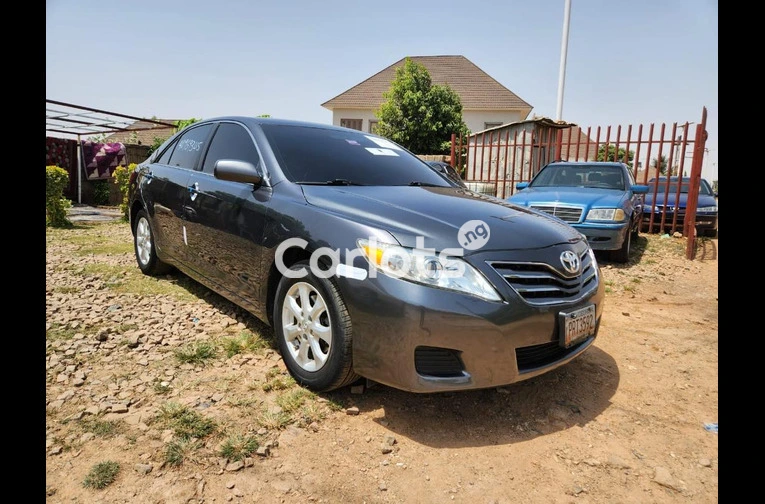 FOREIGN USED 2011 TOYOTA CAMRY LE - 1/7