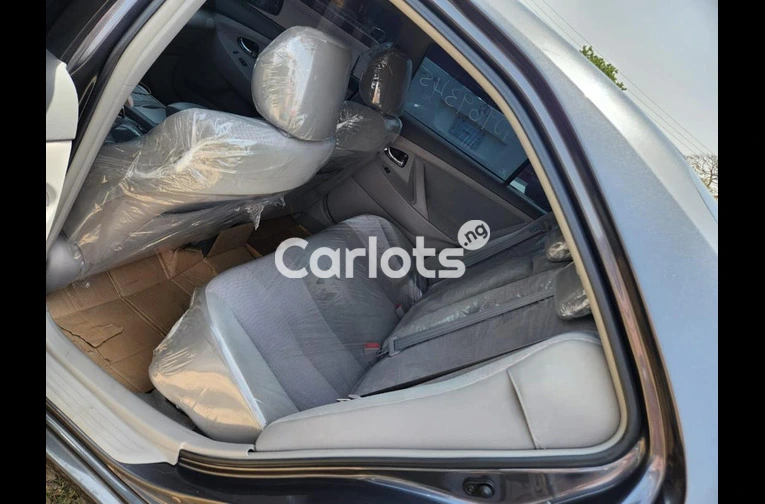 FOREIGN USED 2011 TOYOTA CAMRY LE for sale in Kaduna - photo 4 of 7