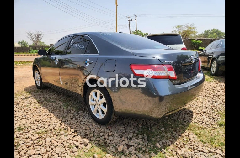 FOREIGN USED 2011 TOYOTA CAMRY LE for sale in Kaduna - thumbnail 6