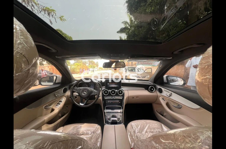 FOREIGN USED 2015 MERCEDES BENZ C300 FULL OPTION for sale in Kaduna - thumbnail 4