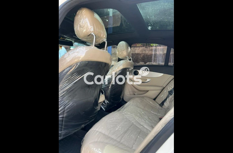 FOREIGN USED 2015 MERCEDES BENZ C300 FULL OPTION for sale in Kaduna - thumbnail 5