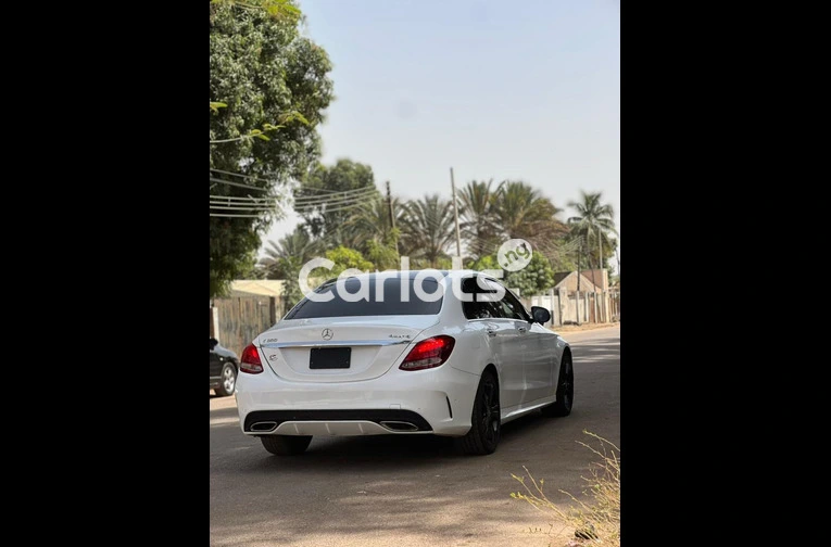 FOREIGN USED 2015 MERCEDES BENZ C300 FULL OPTION for sale in Kaduna - thumbnail 7