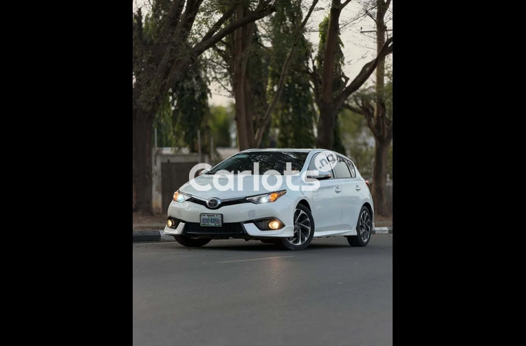 Foreign Used 2018 Toyota Corolla IM - 1/7