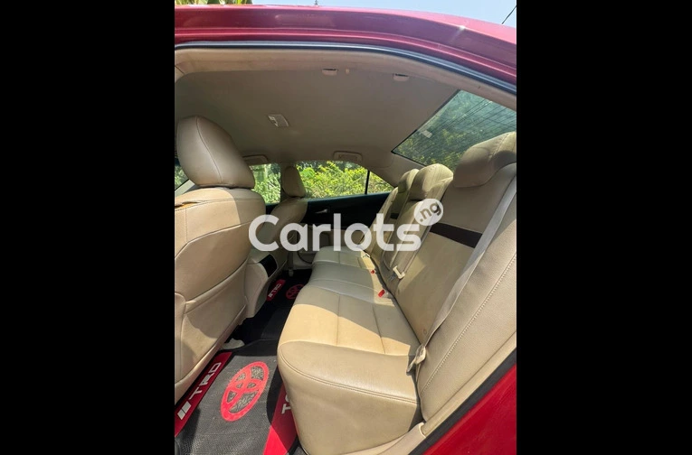 2013 TOYOTA CAMRY L E - 3/7