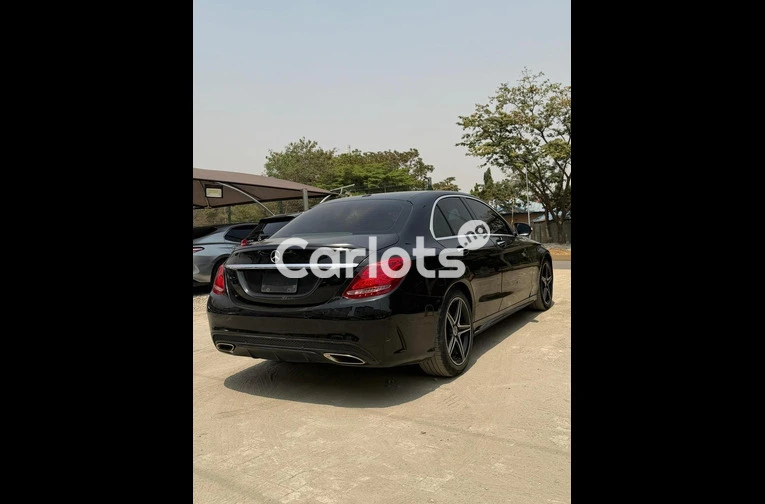 2015 KEYLESS MERCEDES BENZ C300 AMG TRIM for sale in Abuja, FCT - thumbnail 6