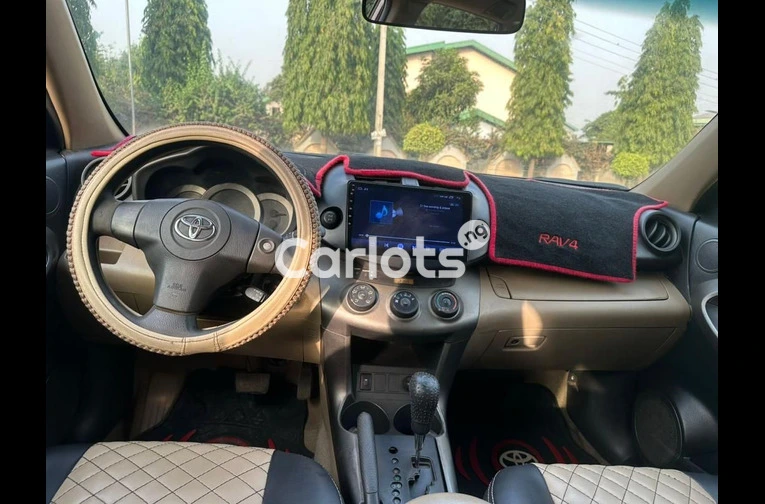 Nigerian Used 2010 FIRST BODY TOYOTA RAV4 4CYL for sale in Abuja, FCT - photo 4 of 7