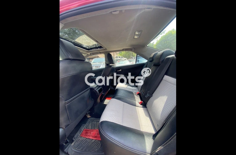 Foreign used 2013 Toyota Camry SE for sale in Abuja, FCT - photo 3 of 7