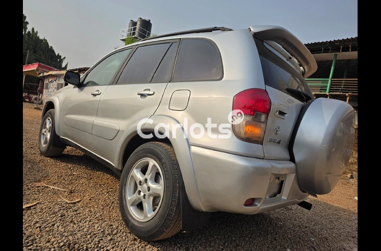 Foreign used 2005 Toyota rav4 for sale in Abuja, FCT - photo 5 of 7