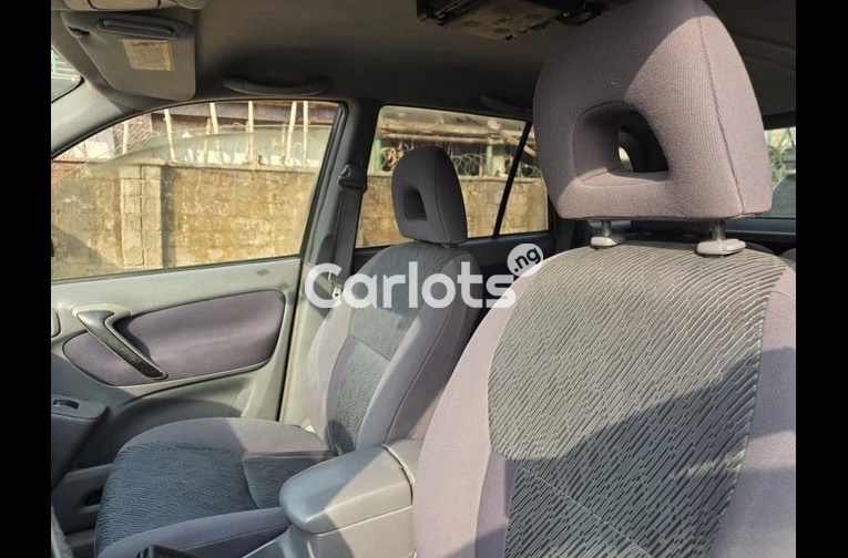 Foreign used 2005 Toyota rav4 - 7/7