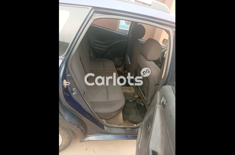Nigerian Used 2004 Pontiac Vibe for sale in Egbeda, Lagos - thumbnail 3