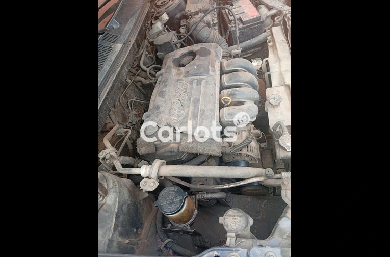 Nigerian Used 2004 Pontiac Vibe for sale in Egbeda, Lagos - thumbnail 4