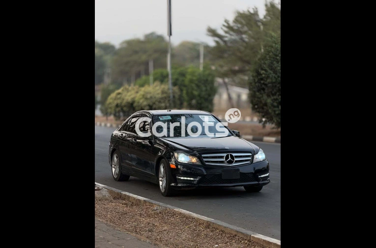 2013 Mercedes Benz C300 Foreign Used for sale in Asokoro, FCT - thumbnail 3