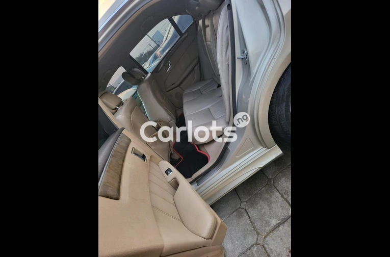 Nigerian Used 2014 UPGRADED MERCEDES BENZ E350 for sale in Abuja, FCT - thumbnail 5