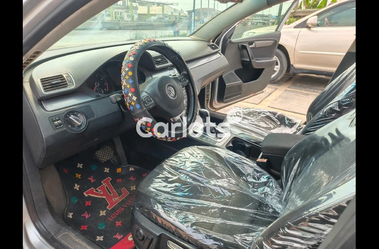 Foreign Used 2013 Volkswagen Passat for sale in Lagos - photo 3 of 5