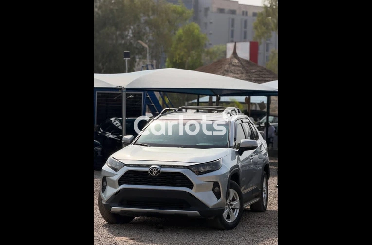 Foreign Used 2021 Toyota RAV4 XLE - 1/7