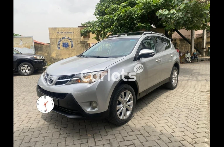 Nigerian Used PREMIUM FIRST BODY 2014 TOYOTA RAV4 LIMITED AWD for sale in Surulere, Lagos - thumbnail 1