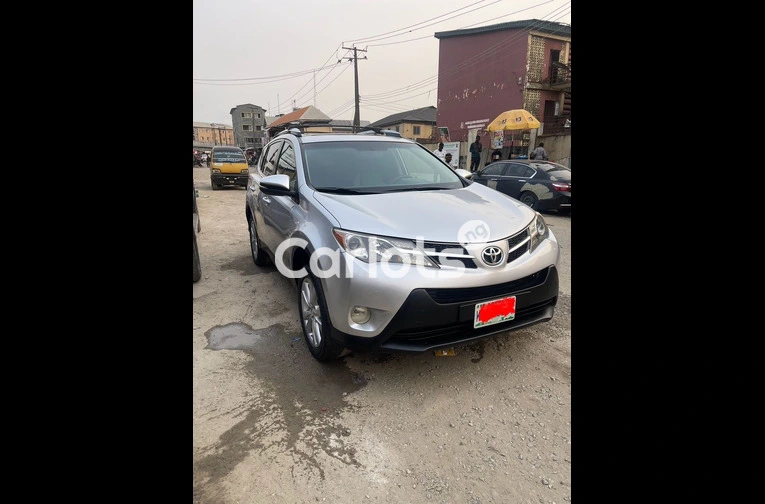 Nigerian Used PREMIUM FIRST BODY 2014 TOYOTA RAV4 LIMITED AWD for sale in Surulere, Lagos - photo 6 of 7
