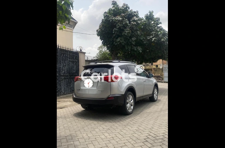 Nigerian Used PREMIUM FIRST BODY 2014 TOYOTA RAV4 LIMITED AWD for sale in Surulere, Lagos - thumbnail 7