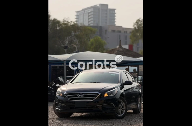 Nigerian Used Extremely Clean 2016 Hyundai Sonata for sale in Abuja, FCT - photo 7 of 7
