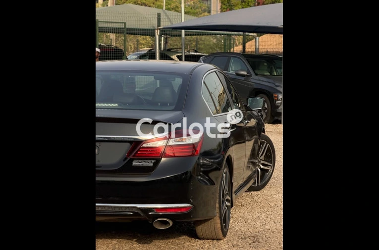 Foreign Used 2017 Honda Accord LX for sale in Abuja, FCT - photo 6 of 7