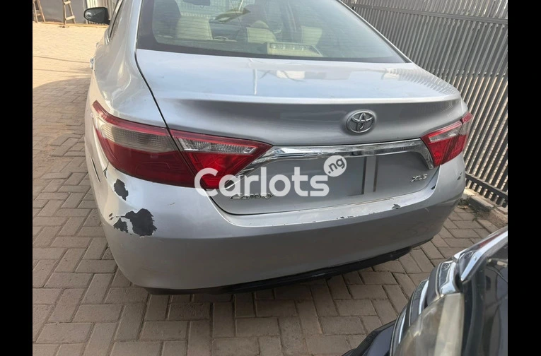 2016 TOYOTA CAMRY XLE - 7/7