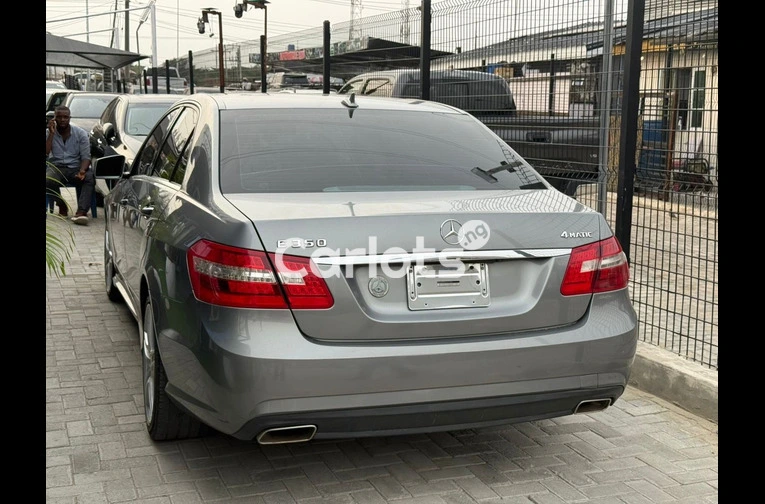 BRIEFLY USED 2010 MERCEDES BENZ E350 4MATIC - 6/7