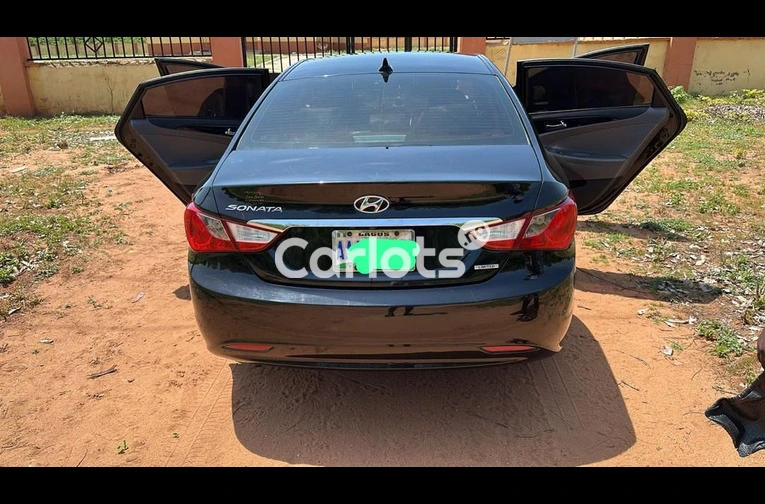 Nigerian Used Hyundai Sonata 2012 Black for sale in Surulere, Lagos - thumbnail 6