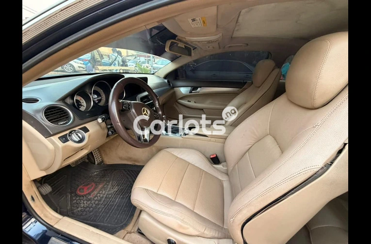 Nigerian Used 2013 MERCEDES BENZ C350 COUPE for sale in Abuja, FCT - thumbnail 3