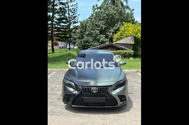 2010 TOYOTA CAMRY SE - 1/5
