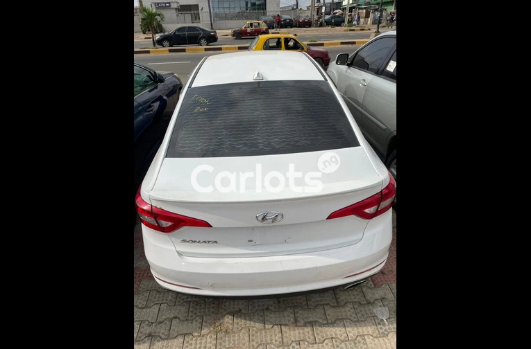 Super clean Hyundai Sonata 2015