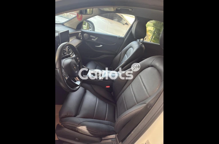 2016 Mercedes Benz GLC 300 Foreign used Accident free for sale in Lekki, Lagos - photo 2 of 7