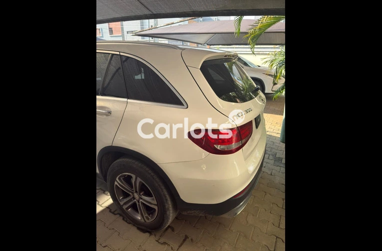 2016 Mercedes Benz GLC 300 Foreign used Accident free for sale in Lekki, Lagos - photo 7 of 7