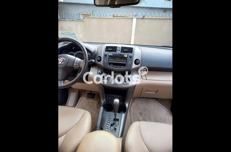 FOREIGN USED 2010 TOYOTA RAV4 LIMITED V6 - 2/7