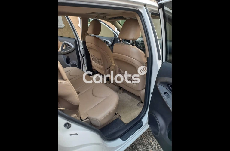 FOREIGN USED 2010 TOYOTA RAV4 LIMITED V6 for sale in Lagos, Lagos - thumbnail 3