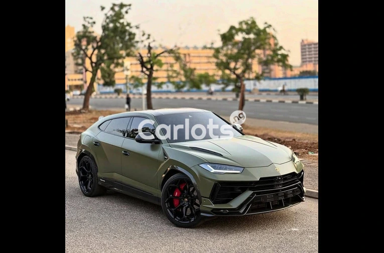 2024 LAMBORGHINI URUS PERFORMANTE