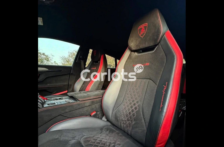 Foreign Used 2024 LAMBORGHINI URUS PERFORMANTE for sale in Abuja, FCT - thumbnail 5