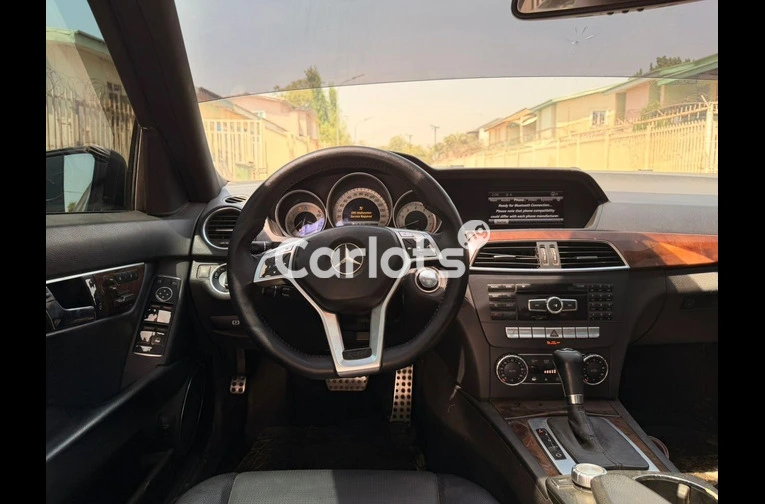 Nigerian Used UNREGISTERED 2012 MERCEDES C300 for sale in Garki, FCT - photo 2 of 7
