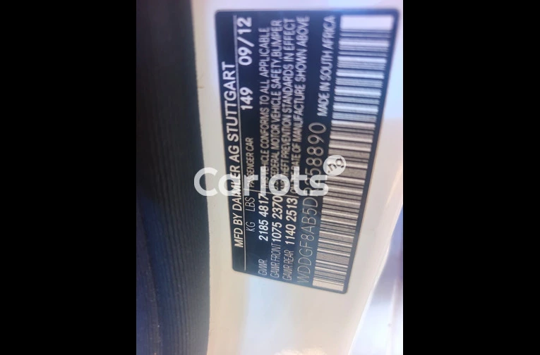 Nigerian Used UNREGISTERED 2012 MERCEDES C300 for sale in Garki, FCT - thumbnail 4