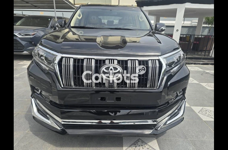 FOREIGN USED 2017 TOYOTA LANDCRUISER PRADO TXL
